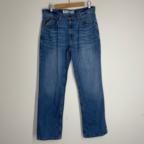 Ariat Men's Jeans M2 Traditional Relaxed Boot Cut Size 32x30 Blue Legacy - Picture 1 of 15